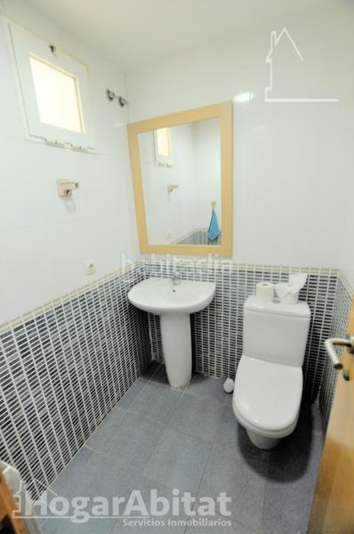 Foto bf4125bb-56df-4108-a399-5c2be21c0179. Casa adosada adosado amplio y luminoso con dos terrazas, dos garajes y trastero en Puçol