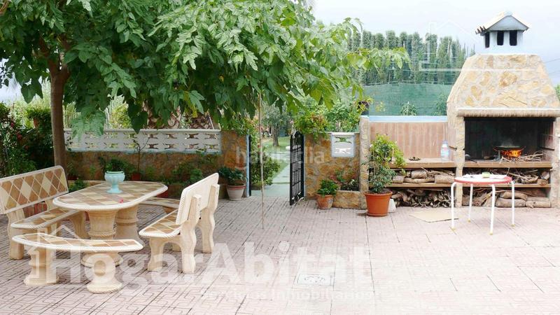 Foto 01079091-d6f1-4475-ab65-d12b74e7749b. Chalet  con piscina, 3 terrazas y parking en Moncofa