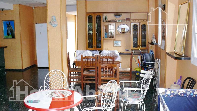 Foto 224f5bf9-094b-4a5d-8358-6b138a3e502b. Chalet  con piscina, 3 terrazas y parking en Moncofa