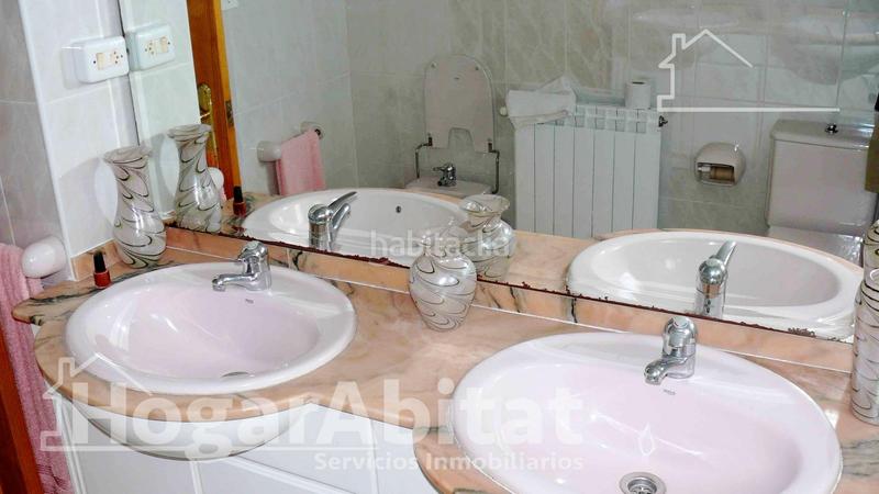 Foto aa4ef70f-bef6-4212-adea-9dd183216747. Chalet  con piscina, 3 terrazas y parking en Moncofa