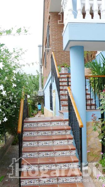Foto 15bc0213-4d4e-4207-a29f-47d21d1bd59f. Chalet  con piscina, 3 terrazas y parking en Moncofa