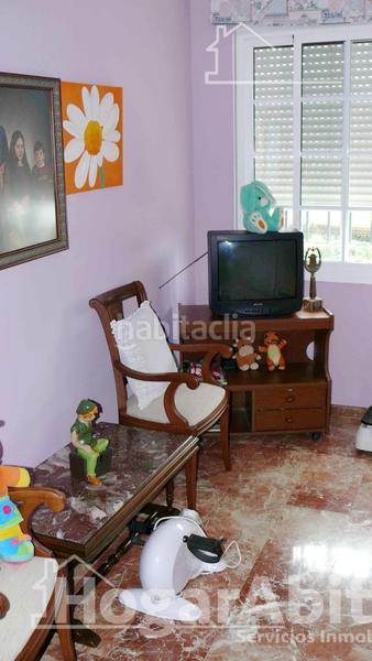 Foto b38fb736-f3d8-4a8f-9074-e54d80c37d5e. Chalet  con piscina, 3 terrazas y parking en Moncofa