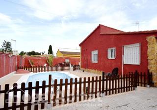 Xalet a Monserrat. Espectacular en residencial! chalet con garaje, piscina privada