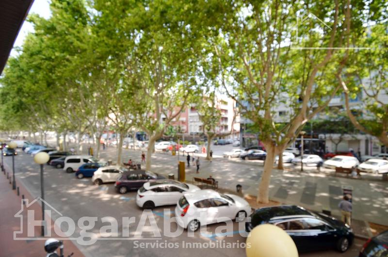 Foto 52ac873d-33cb-4fa8-8503-7a5c4d8e0bc9. Piso centro! amplio y luminoso con ascensor y terraza en Oliva