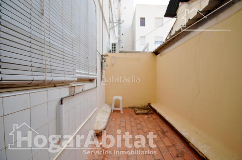Foto d7b62005-01a3-41f2-8e6c-b7000d835585. Piso centro! amplio y luminoso con ascensor y terraza en Oliva