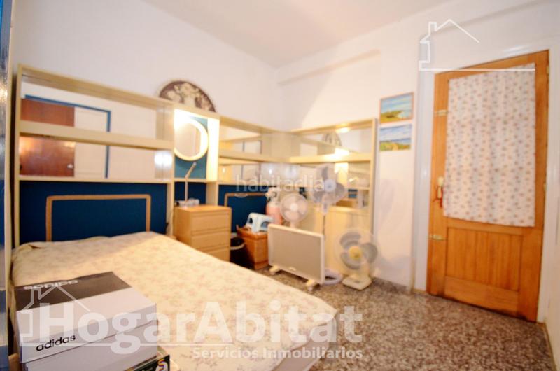 Foto f1213845-be27-42ca-956a-a2a8b467f9cb. Piso centro! amplio y luminoso con ascensor y terraza en Oliva