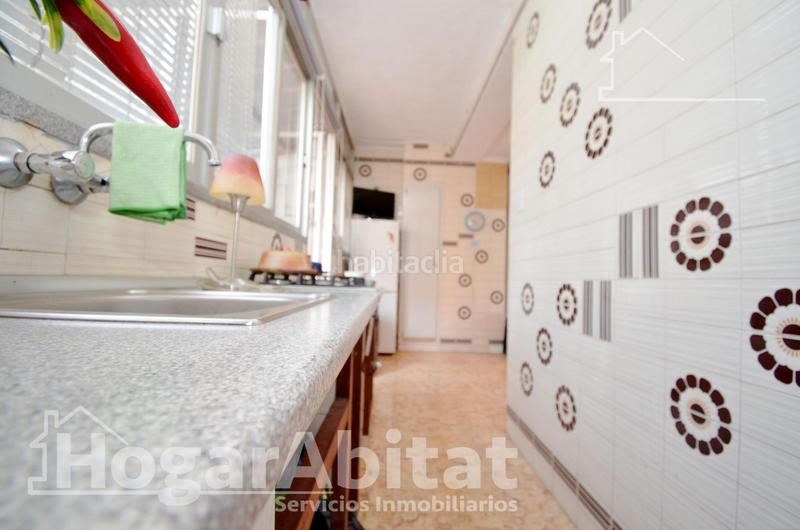 Foto f196e689-0be7-4c41-85f5-c1f989b46820. Piso centro! amplio y luminoso con ascensor y terraza en Oliva