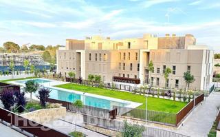 Pis a Nueva Santa Barbara - Cruz de Gracia. Totalmente nuevo! luminoso en residencial con garaje y piscina