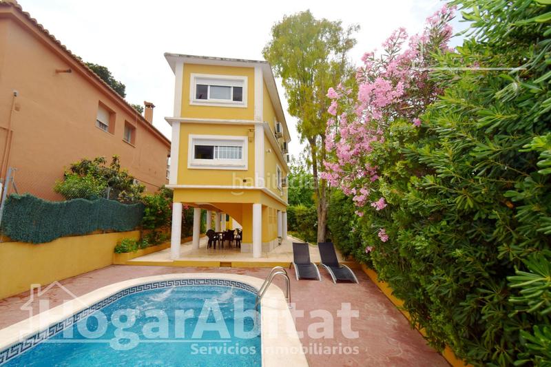 Foto b13116c0-3f3a-4e80-b6f5-aa6c09eda4a3. Chalet  espectacular! amplio y luminoso con piscina privada y terraza en Moncada