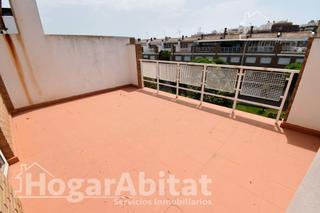 Maison jumelée à Camino de Onda-Salesianos. Amplio adosado con terraza y garaje