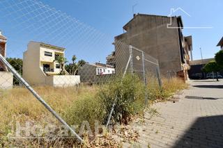 Terreny residencial a Alfafar. Amplio terreno urbano para hacer la casa de tus sueños