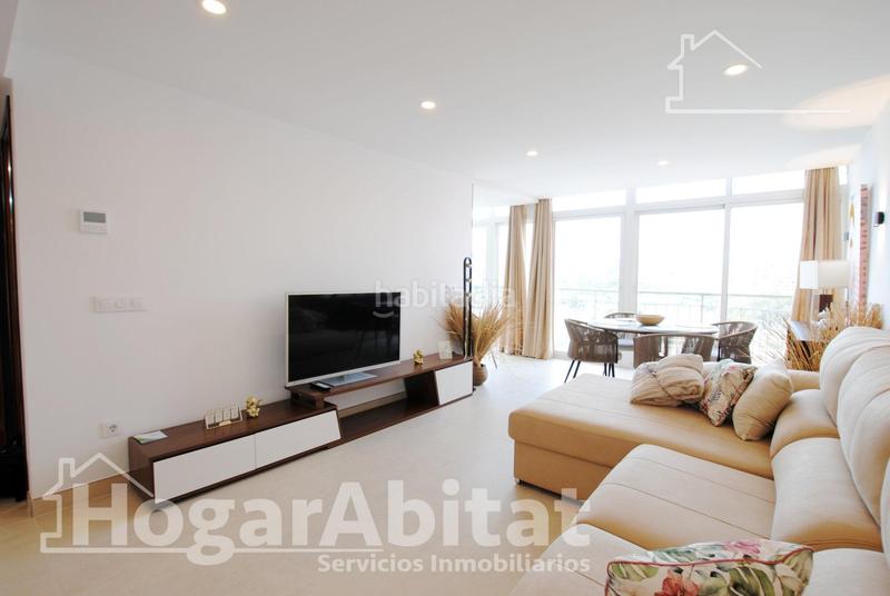 Foto 0dc1066c-5be8-4b15-bbcc-4f92f553d6f0. Piso reformado con terraza acristalada y garaje junt a la playa en Calp