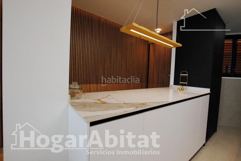Foto 51d35ae2-5843-4a1b-b307-0c2cb5b73864. Piso reformado con terraza acristalada y garaje junt a la playa en Calp