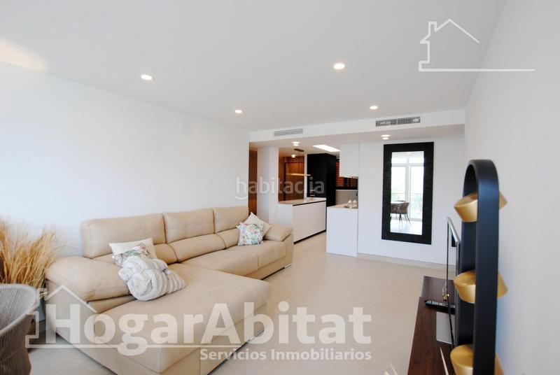 Foto 67fd2d99-d219-49a5-a896-d471d07bfa3f. Piso reformado con terraza acristalada y garaje junt a la playa en Calp