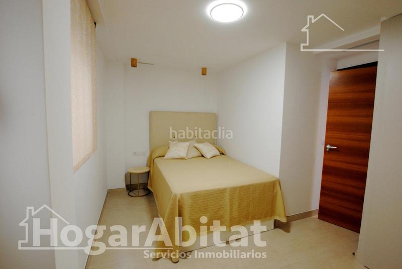 Foto 92071acc-069a-4cd8-a5ab-4f2250ab735b. Piso reformado con terraza acristalada y garaje junt a la playa en Calp