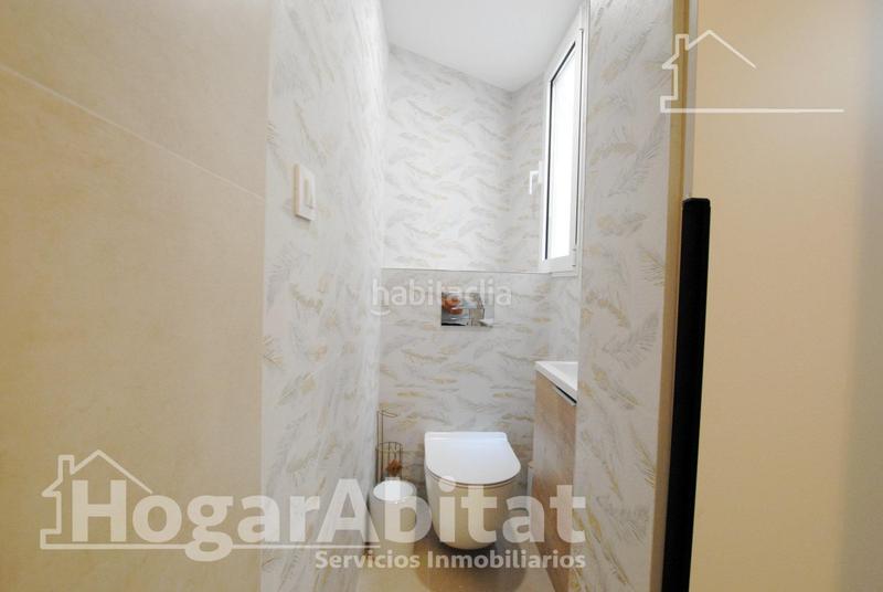 Foto afd216f5-f240-4f1d-bb8b-1a47e65815b8. Piso reformado con terraza acristalada y garaje junt a la playa en Calp