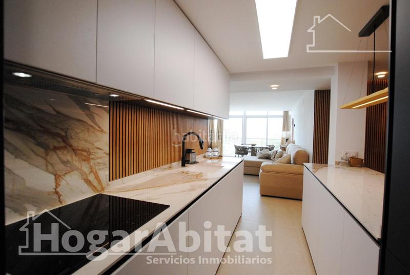 Foto d87a240a-2063-4115-a2dc-4ad7249e68e5. Piso reformado con terraza acristalada y garaje junt a la playa en Calp