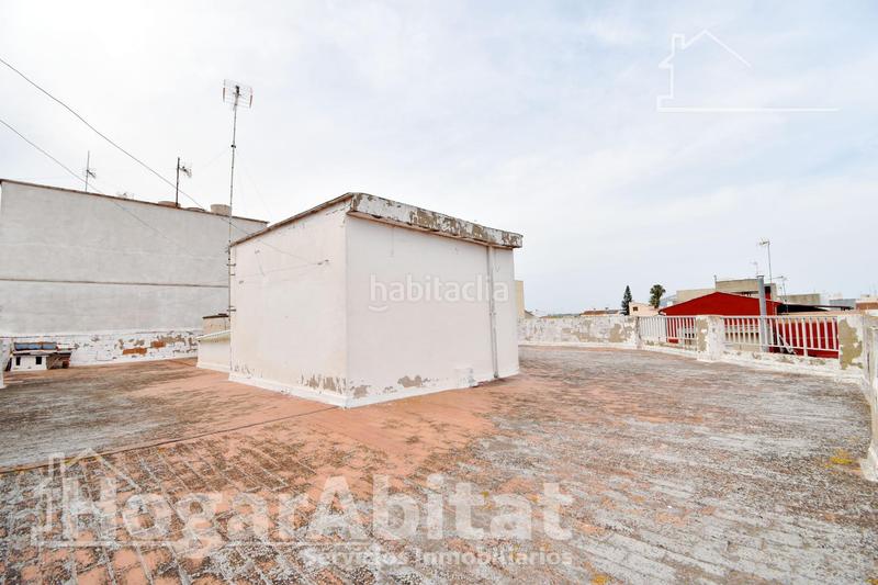 Foto 2f0287c9-025f-4bc9-aa76-cf91ab00fd67. Edificio in Favara