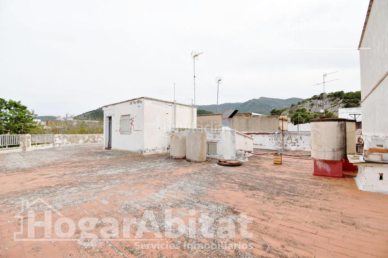 Foto f2c60f57-ed53-4802-9e5e-678de2327237. Edificio in Favara