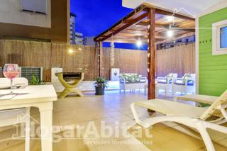 Piso  Avenida la rosa de los vientos. Reformado con terraza y licencia turística junto al mar