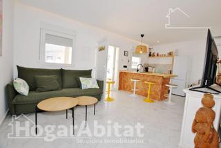 Casa en Oliva Playa. Casa seminueva y esquinera con terraza cerca de la playa