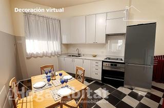 Maison à Borriol. Amplia casa esquinera para reformar con terraza y balcón