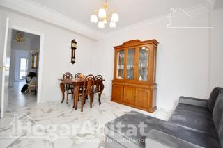 Etagenwohnung in Oliva Pueblo. Reformado y todo exterior junto a la ctra de gandia