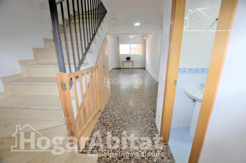 Foto 1ea1c972-cffb-459d-851d-ac10d7447620. Piso muy amplio y luminoso con dos balcones y ascensor en Puçol