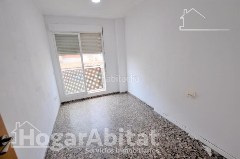 Foto 42e87939-c24d-466f-9da7-09bcbebec918. Piso muy amplio y luminoso con dos balcones y ascensor en Puçol