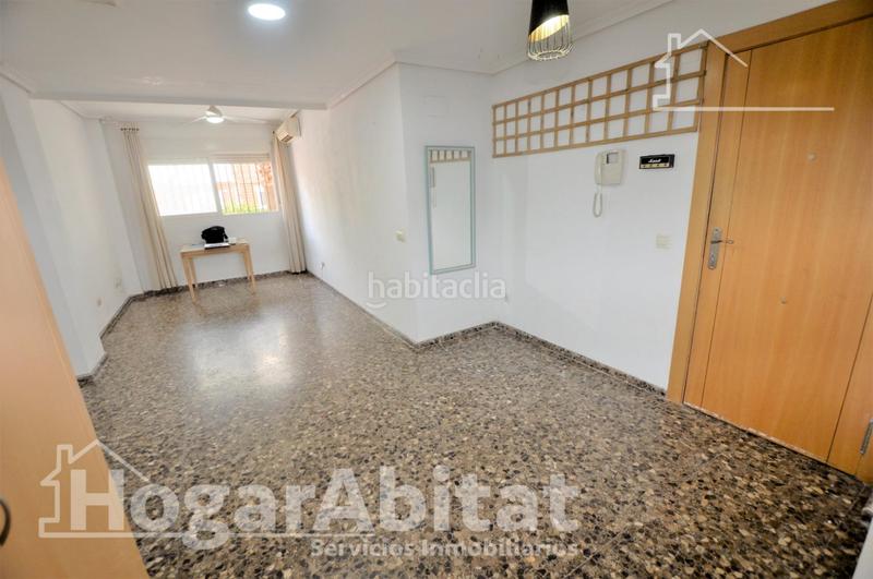 Foto 8d1c3f78-8255-4054-b727-c8773ab997d3. Piso muy amplio y luminoso con dos balcones y ascensor en Puçol