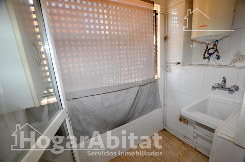 Foto b60b86ca-37d0-43e2-8e4b-11fd67ef6413. Piso muy amplio y luminoso con dos balcones y ascensor en Puçol