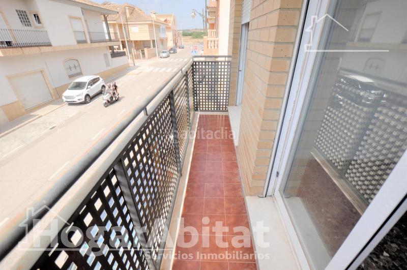 Foto ced26db8-6d1f-4d1d-8e7c-7bb90192ac81. Piso muy amplio y luminoso con dos balcones y ascensor en Puçol