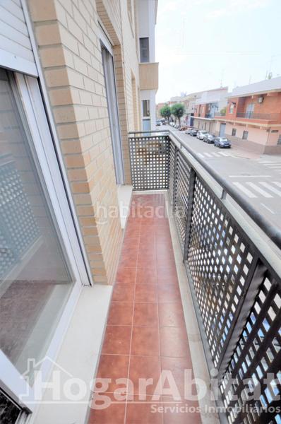 Foto d3865719-3d87-46be-baf9-16201abf7512. Piso muy amplio y luminoso con dos balcones y ascensor en Puçol