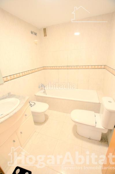 Foto d3b6c830-2ea2-4860-ac59-ab9eb74e0e39. Piso muy amplio y luminoso con dos balcones y ascensor en Puçol