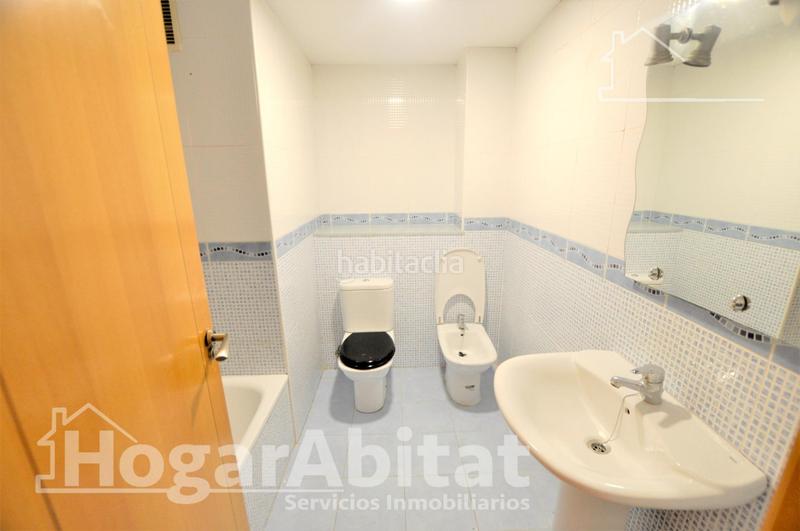 Foto e0b3866e-223b-4070-a8cd-d4447798509f. Piso muy amplio y luminoso con dos balcones y ascensor en Puçol