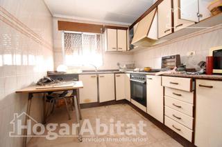 Maison à Alquerías del Niño Perdido. Espaciosa casa con local comercial, dos terrazas y balcón