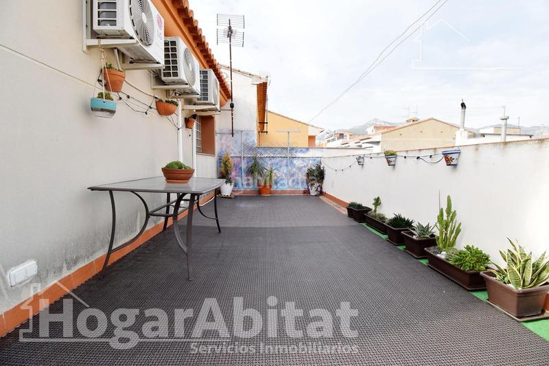 Foto 3a8addab-1da7-4020-9652-8ecc23e4ec02. Casa  seminueva con gran terraza y garaje en Xeraco