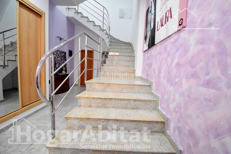 Foto 5068dada-094c-4668-a387-b1d2dd654bc5. Casa  seminueva con gran terraza y garaje en Xeraco