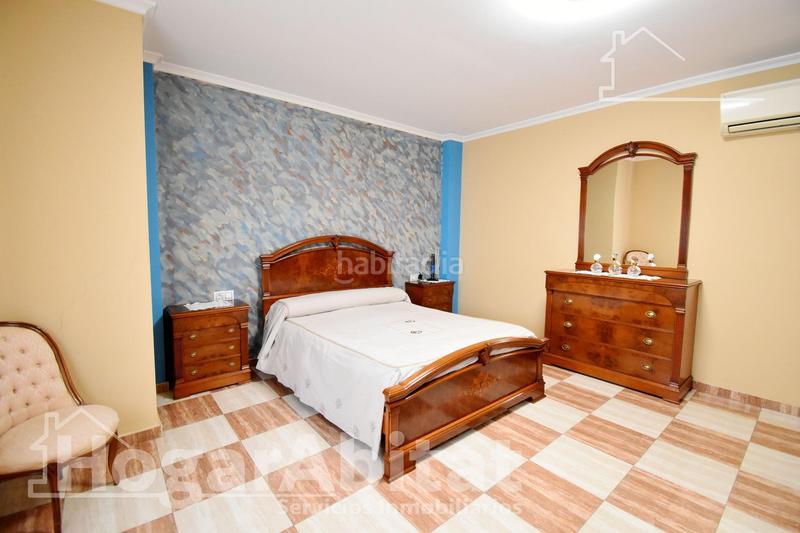 Foto d9bcc256-041b-4ab1-b47d-d970969dfbbe. Casa  seminueva con gran terraza y garaje en Xeraco