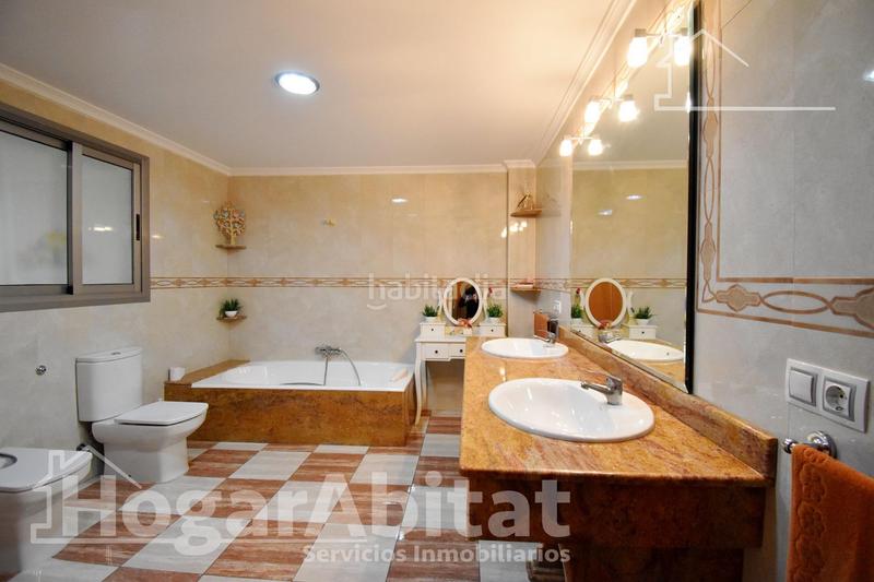 Foto f42ade36-de47-416d-bde8-cce97b298757. Casa  seminueva con gran terraza y garaje en Xeraco