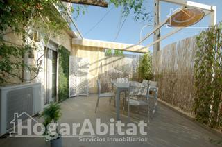 Pis a Playa de Gandía. Semireformado en residencial con piscina y terraza