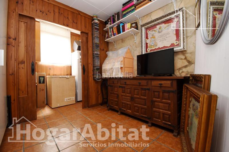 Foto 0ff5f4eb-57a4-437a-af3d-d9e12d674263. Chalet  espectacular! reformado, amplio y luminoso con garaje y terraza en Llaurí