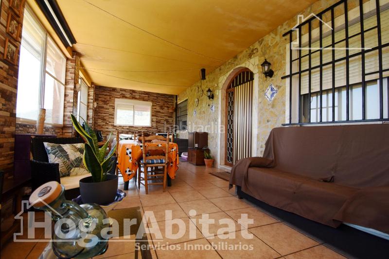 Foto cec45a65-d23a-499c-9769-74bcbad22623. Chalet  espectacular! reformado, amplio y luminoso con garaje y terraza en Llaurí