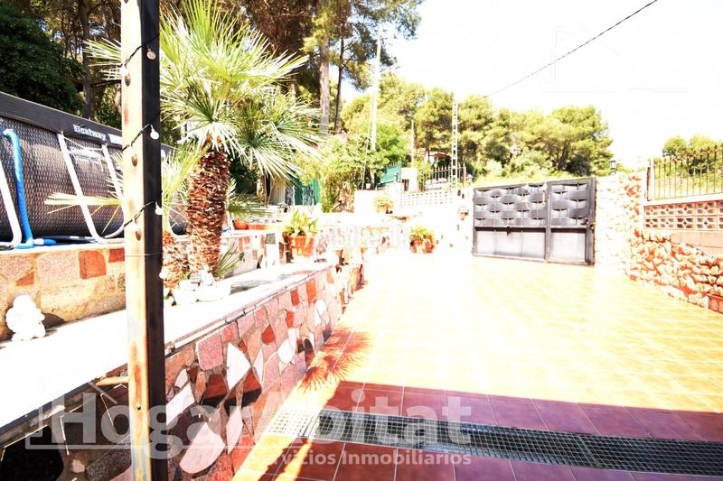 Foto d62847d7-ba95-451a-adca-00ced236966d. Chalet  espectacular! reformado, amplio y luminoso con garaje y terraza en Llaurí