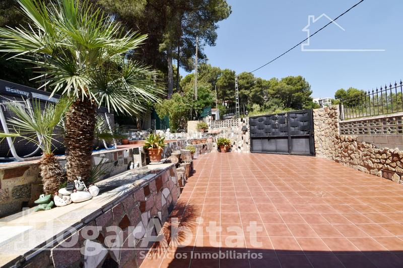 Foto f691a1e5-2779-4ce3-98ab-28b288ffbfca. Chalet  espectacular! reformado, amplio y luminoso con garaje y terraza en Llaurí
