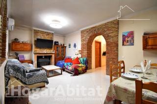 Casa a Oliva Pueblo. Gran oportunidad! casa amplia, esquinera y muy luminosa con terr