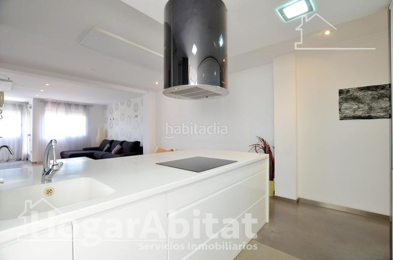 Foto 36fe5110-f2bd-4191-aba5-66af37520cda. Piso amplio y reformado con mucha luz natural, balcón y trastero en Xeraco