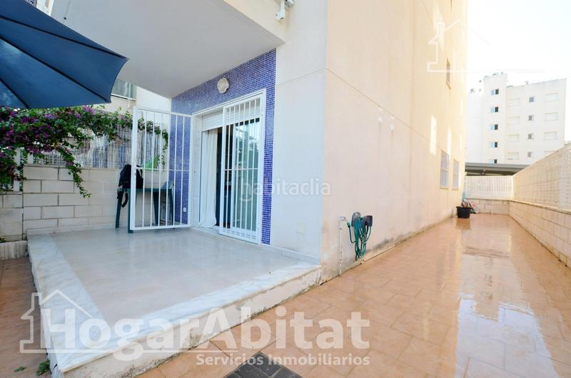 Foto 97935ac9-9e7b-4af3-b2ba-d14aa4dc2e2a. Piso playa de daimuz! bajo esquinero y luminoso con parking y gran terraza en Daimús