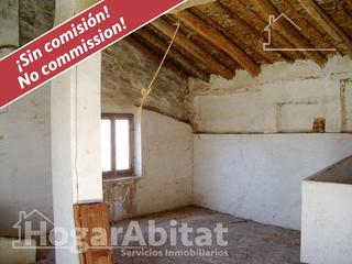 Casa in Tuéjar. Oportunidad de inversión! casa amplia para reformar con terraza