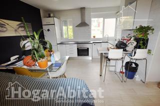 Appartement à La Llum. Valenciatotalmente reformado, impecable y muy  luminoso con balc
